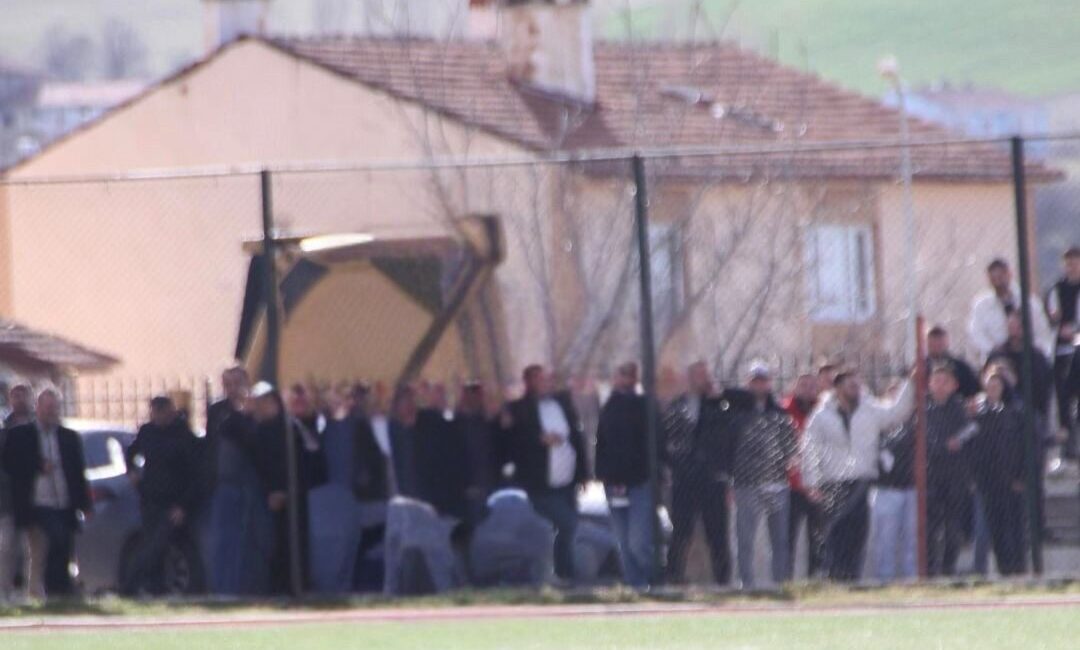 Söğütspor Taraftar Grubu Hooligans, hafta sonu oynanan Tavşanlı Linyitspor maçı