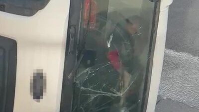 Kocaeli TEM Otoyolu gişelerinde kontrolden çıkan beton mikseri yan yattı,