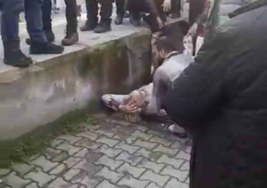 Kocaeli’nin Gölcük ilçesinde oto yıkama dükkanı sahibi, uğradığı silahlı saldırı