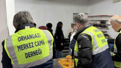 Düzce Konuralp Orhangazi Merkez Camisi’nde sürdürülen gelenek kapsamında, hayırseverlerce yapılan