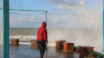 Meteoroloji, Batı Karadeniz’de bugün sabah başlayacak fırtınanın Perşembe öğle saatlerine