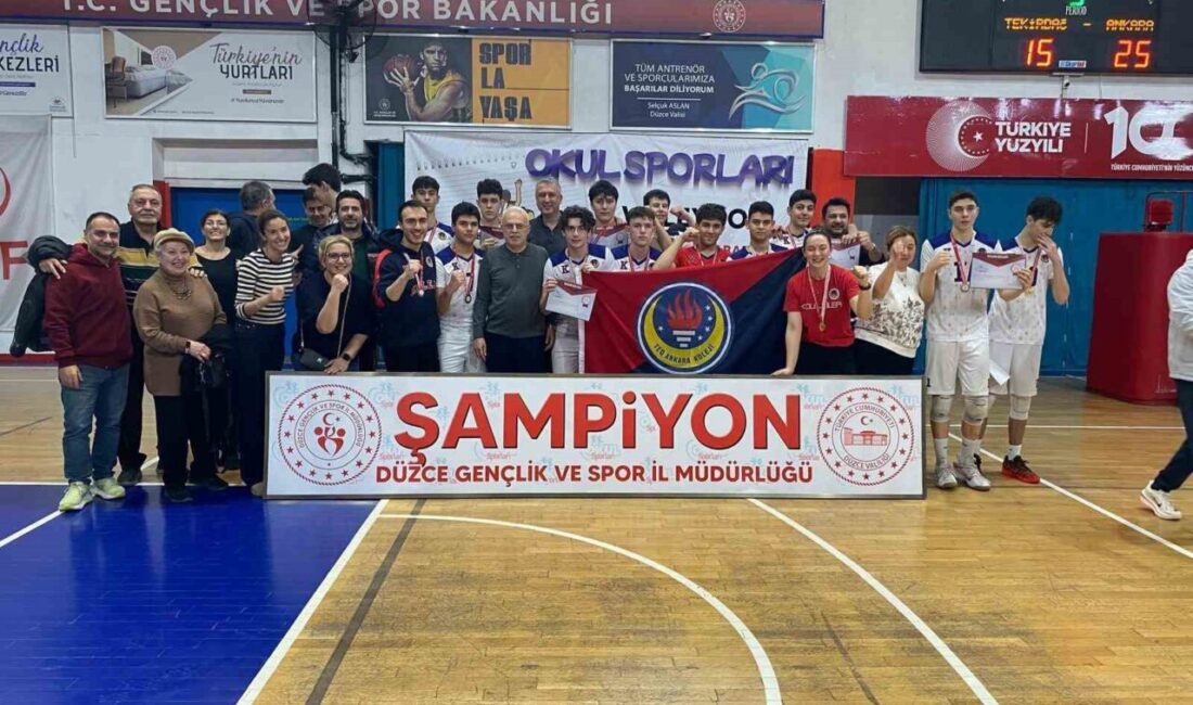 Düzce’nin ev sahipliğinde gerçekleştirilen Okul Sporları Gençler A Voleybol Yarı