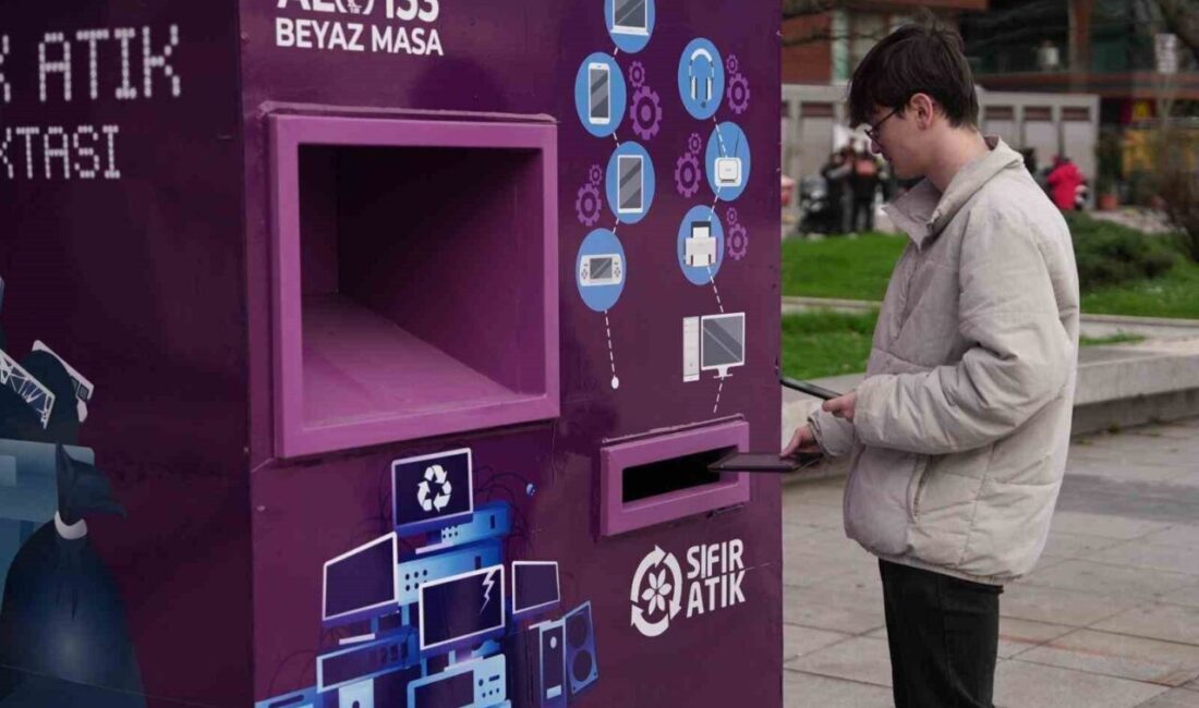 Düzce Belediyesi şehir merkezindeki 9 farklı noktaya yerleştirdiği elektronik atık