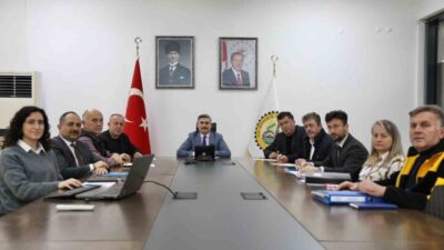 DÜZCE (İHA) – Düzce İl Özel İdaresi Encümen Toplantı Salonu’nda,