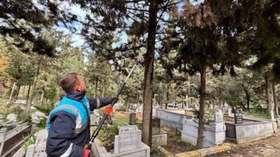 Gebze’de ekipler, vatandaşların kabir ziyaretlerini daha huzurlu ve güvenli ortamda