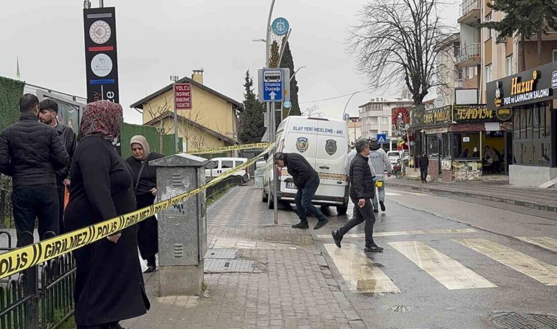 Kocaeli’nin Gebze ilçesindeki tren istasyonunda tabancayla vurulan kadın yaşamını yitirdi.