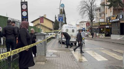Kocaeli’nin Gebze ilçesindeki tren istasyonunda tabancayla vurulan kadın yaşamını yitirdi.