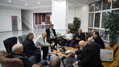 Kartepe’de önceki dönem belediye başkanları iftar sofrasında bir araya geldi.