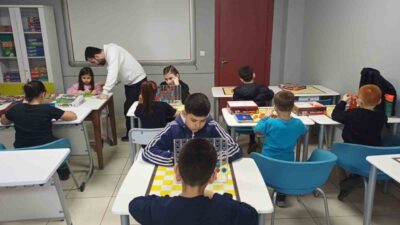 DÜZCE (İHA) – Düzce Gençlik Merkezi’nde, çocukların zihinsel gelişimlerini desteklemek