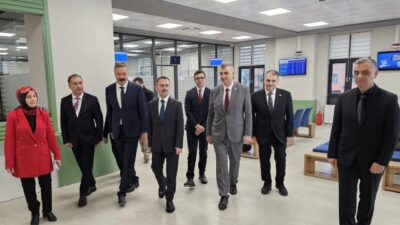 Gölcük’te yapımı tamamlanan ve kamu birimlerinin taşınmasıyla faaliyete geçen yeni