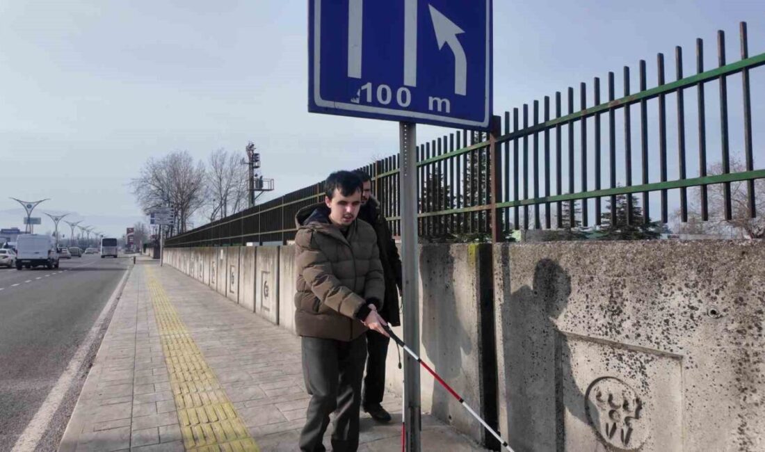 Kocaeli’de görme engelli bireyler, aldıkları teorik eğitimi şehir yaşamının karmaşasında