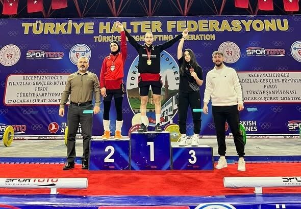 DÜZCE (İHA) – Tokat’ta düzenlenen halter yıldızlar, gençler ve büyükler