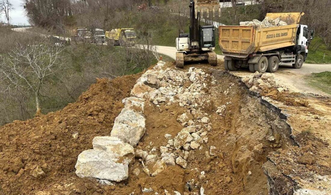 DÜZCE (İHA) – Akçakoca ilçesi Kirazlı köyünde meydana gelen heyelana