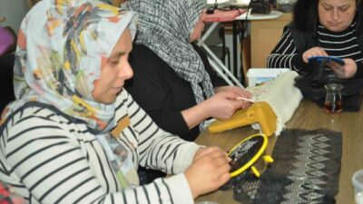 Kastamonu’nun Hanönü ilçesinde Halk Eğitim Merkezi Müdürlüğü bünyesinde açılan kurslara