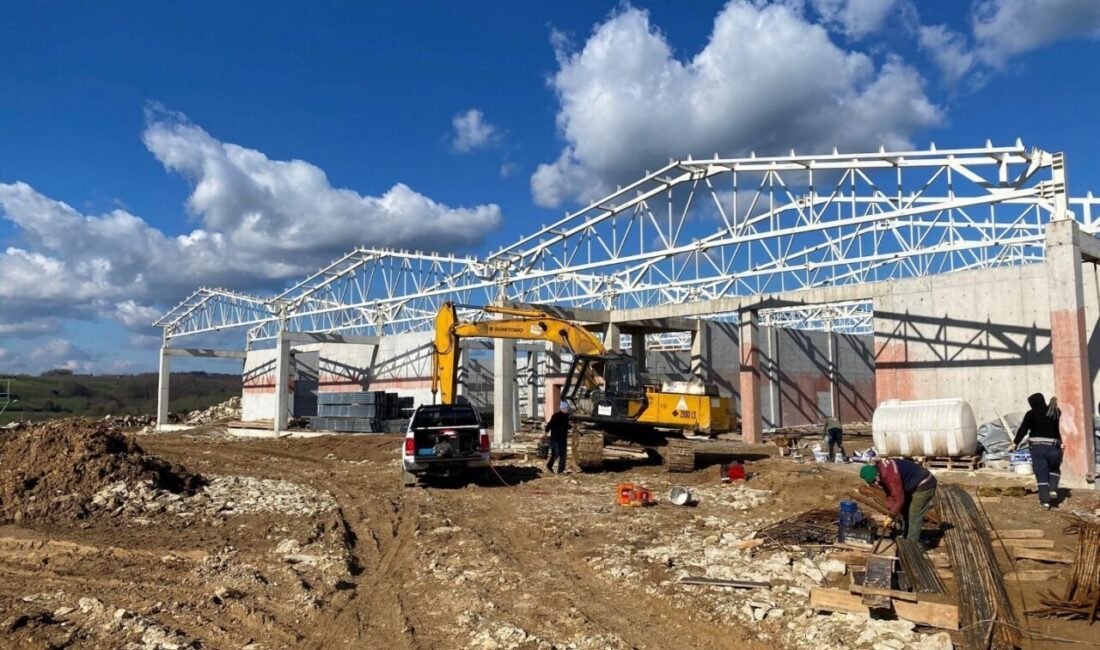 Kocaeli Büyükşehir Belediyesi tarafından Kandıra ilçesinde yapımı süren Fındık Depolama