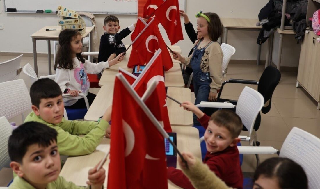 Kartepe Belediyesi bünyesinde faaliyet gösteren Genç Akademi, yarıyıl tatilinin ardından