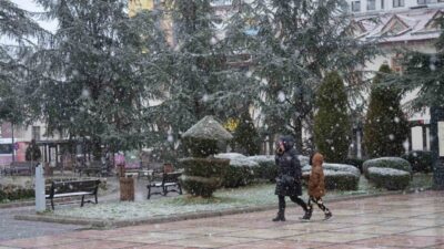 Kastamonu’da vatandaşlar Ramazan ayının ilk gününe kar yağışıyla uyandı. Kastamonu’da