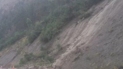 Kastamonu’nun Çatalzeytin ile Doğanyurt ilçelerinde yağışların ardından heyelanlar meydana geldi.