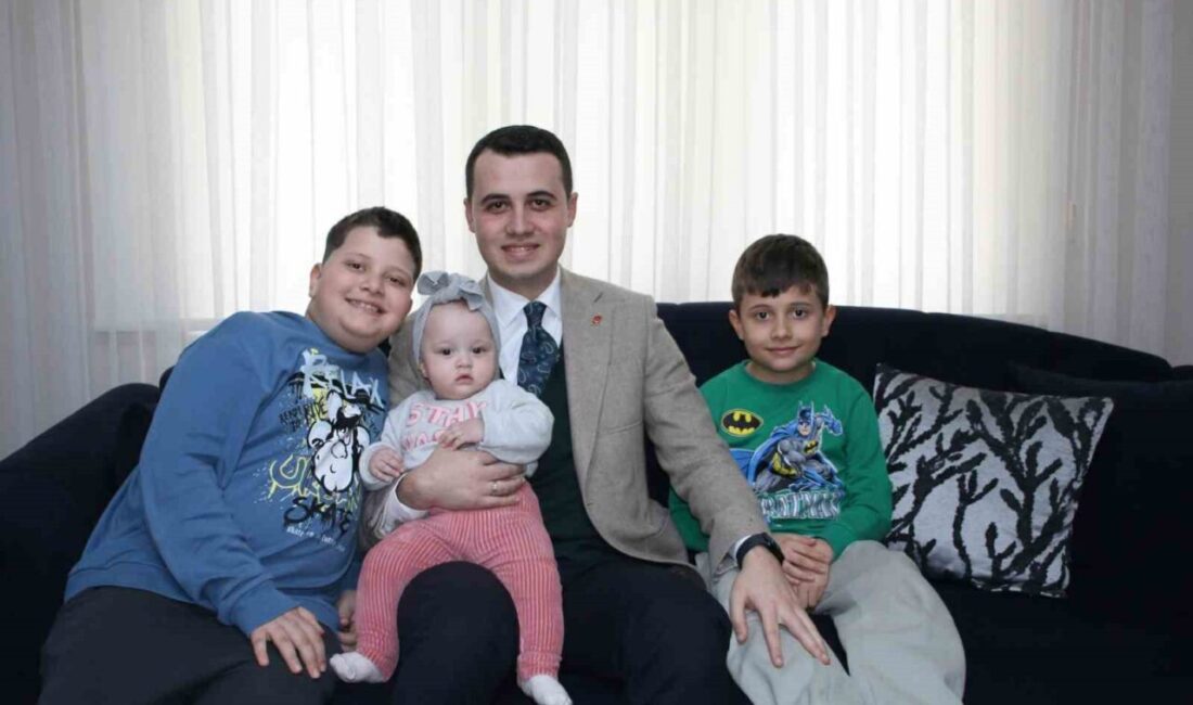 DÜZCE (İHA) – Çilimli Kaymakamı Furkan Alpay, hane ziyaretleri kapsamında