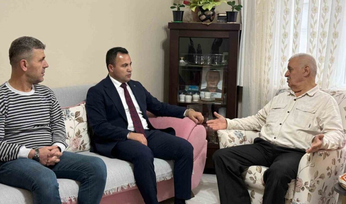 DÜZCE (İHA) – Akçakoca Kaymakamı Dr. Hacı Arslan Uzan, eşi