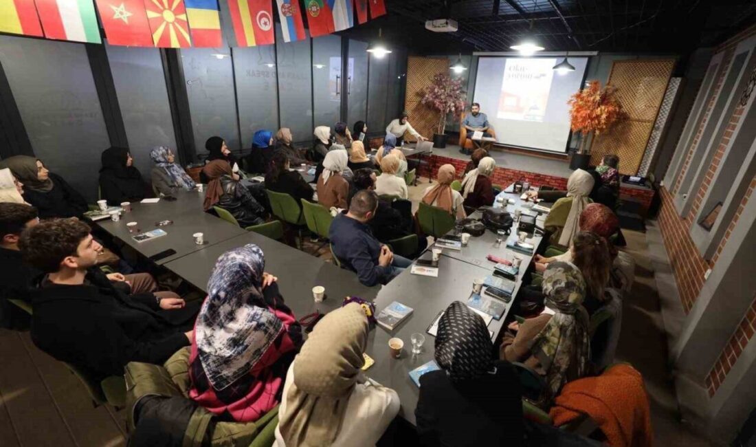 Başiskele Belediyesi’nin kültür-sanat etkinlikleri kapsamında Kitaphane’de düzenlenen Kitap Tahlil Programı’nda