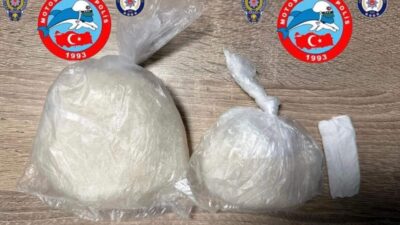 Kocaeli’nin İzmit ilçesinde polis ekiplerince şüphe üzerine durdurulan 4 şüphelinin