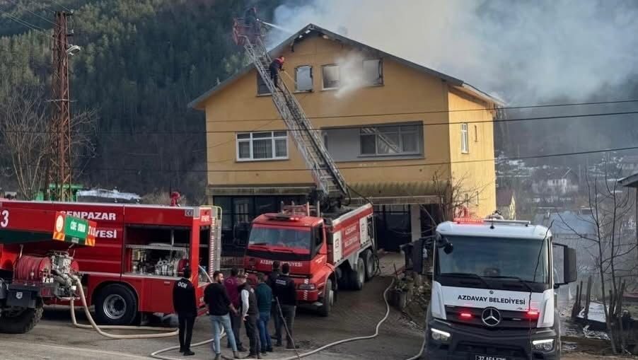Kastamonu’nun Azdavay ilçesinde köy muhtarına ait evin çatı katında çıkan