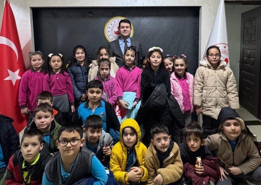 DÜZCE (İHA) – Şehit Ercan Eker İlkokulu 2. sınıf öğrencileri,