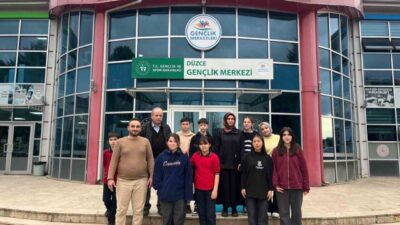 DÜZCE (İHA) – Düzce Gençlik Merkezi’nde, Boğaziçi Ortaokulu öğrencilerinin katılımıyla