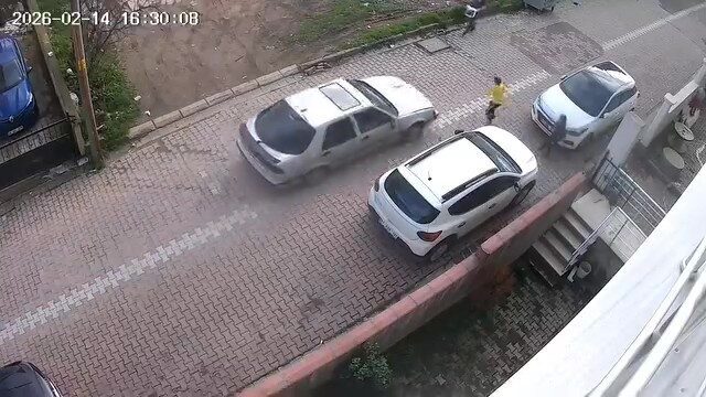 Kocaeli’nin Darıca ilçesinde otomobilin çarptığı 9 yaşındaki çocuk yaralandı. Kaza