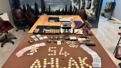 Sakarya’da sosyal medya üzerinden “VIP Poker Davetiyesi” göndererek gizli yerlerde
