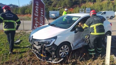 Bilecik’te iki otomobilin çarpışması sonucu meydana gelen trafik kazasında 3