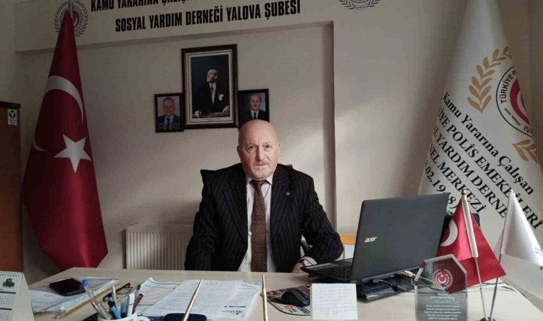 Polis Emeklileri Derneği Yalova Şube Başkanı Aydın Çelenk, Ankara’da bir