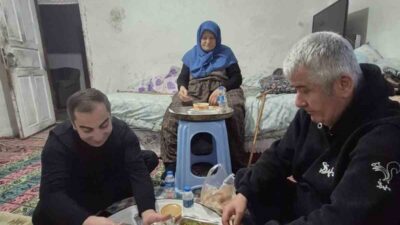 Bilecik’in Yenipazar ilçesinde Kaymakam Mehmet Salih Uçar, Makbule teyzenin sofrasında