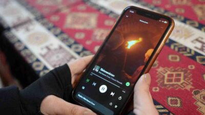 Kocaeli’de yaşayan söz yazarı Hilal Asena Civan ve Börüler isimli