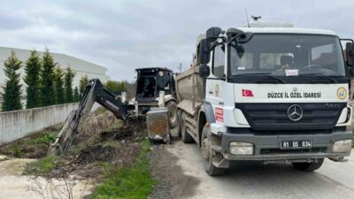 Düzce İl Özel İdaresi Yol ve Ulaşım Hizmetleri Müdürlüğü ekipleri
