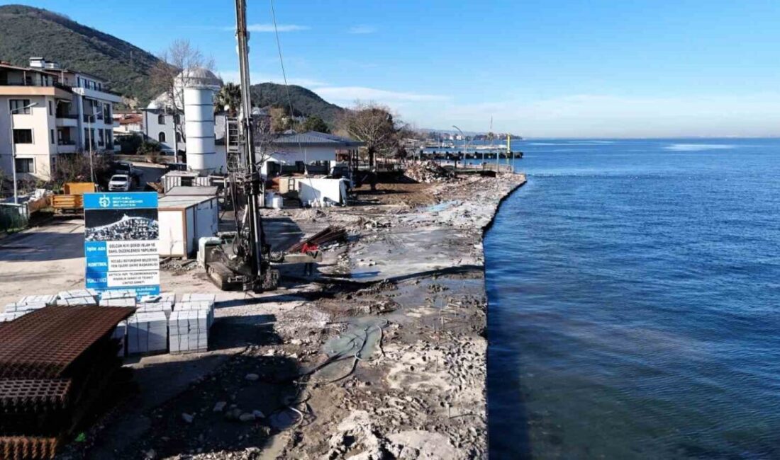 Gölcük Ulaşlı Sahili’nde deniz taşkınlarına karşı 550 metre uzunluğunda dalga