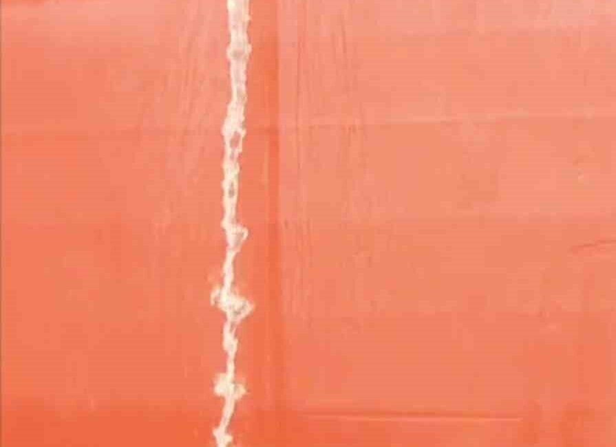 Yalova açıklarında denize balast tahliyesi yapan geminin firmasına yaklaşık 17