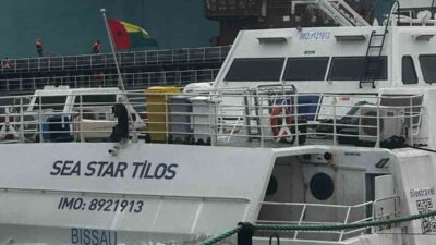 Yalova’nın Altınova ilçesinde bulunan bir tersanede bakım ve onarımı yapılan