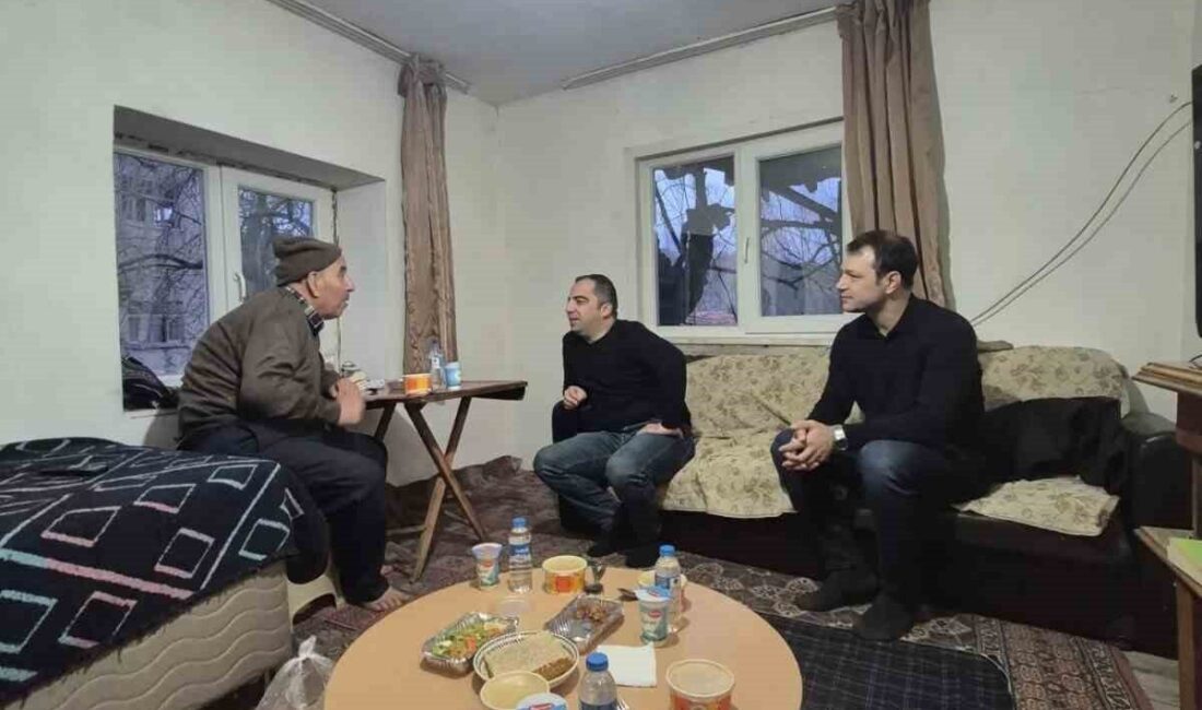 Bilecik’in Yenipazar ilçesinde Yenipazar Kaymakamı Mehmet Salih Uçar, Sorguncukahiler Köyü’nde