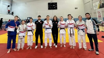 Okul Sporları Yıldızlar Judo grup müsabakalarında Düzceli sporcular çekişmeli karşılaşmaların