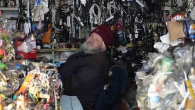 Kastamonu’da uzun yıllardır elektronik ev aletleri tamiratı yapan 72 yaşındaki