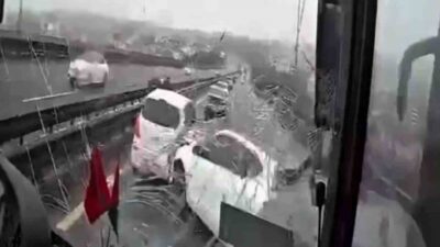 TEM Otoyolu İzmit geçişinde 8 kişinin yaralandığı kaza, otobüs kamerasına