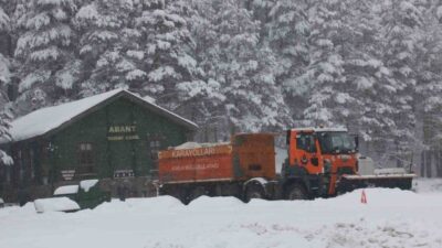 Bolu’nun doğa harikası Abant Gölü Milli Parkı, kar yağışının ardından