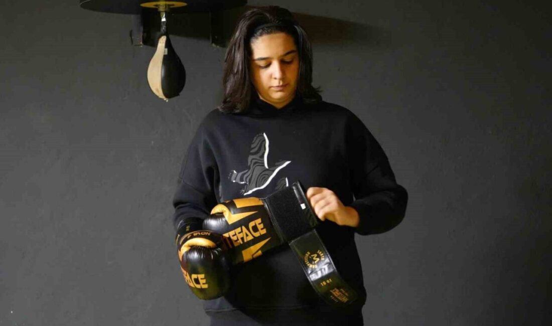 Kastamonu’da kick boks yapan ağabeyine özenerek spora başlayan 15 yaşındaki