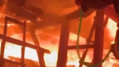 Sakarya’nın Sapanca ilçesinde tek katlı ahşap evin müştemilatında yangın çıktı.