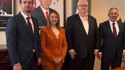 Bilecik’te görev yapan AK Partili belediye başkanları ve parti yönetimi,