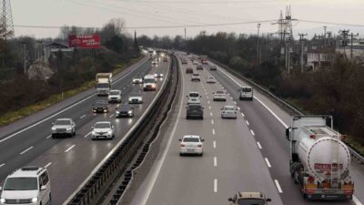 Ramazan Bayramı tatilinin son gününde dönüş yoluna geçen bazı vatandaşlar,
