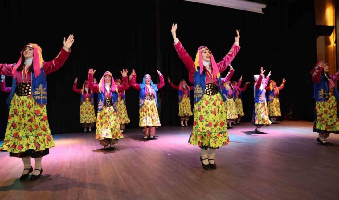 Darıca Belediyesi tarafından bu yıl 5’incisi düzenlenen halk oyunları festivali,