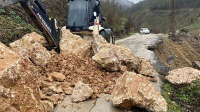 DÜZCE (İHA) – Düzce’nin Cumayeri ilçesinde grup köy yolunda meydana